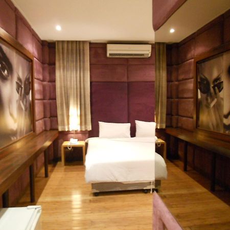 โรงแรมสแรนด์ อินน์ กรุงเทพมหานคร ภายนอก รูปภาพ