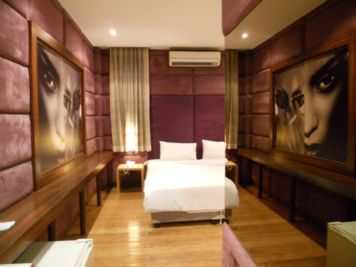 โรงแรมสแรนด์ อินน์ กรุงเทพมหานคร ภายนอก รูปภาพ